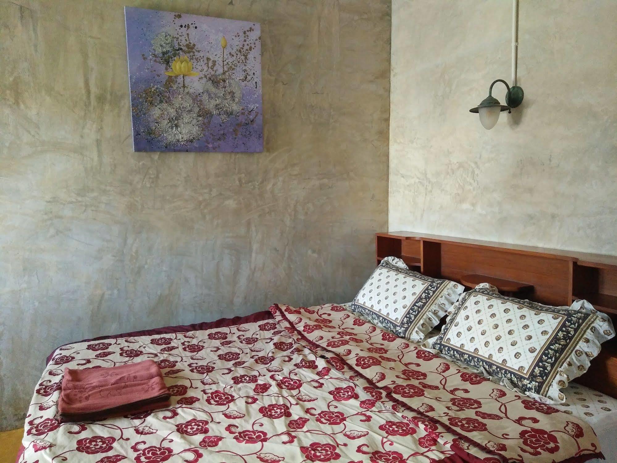 بيت شباب Happy House Backpackers باي المظهر الخارجي الصورة