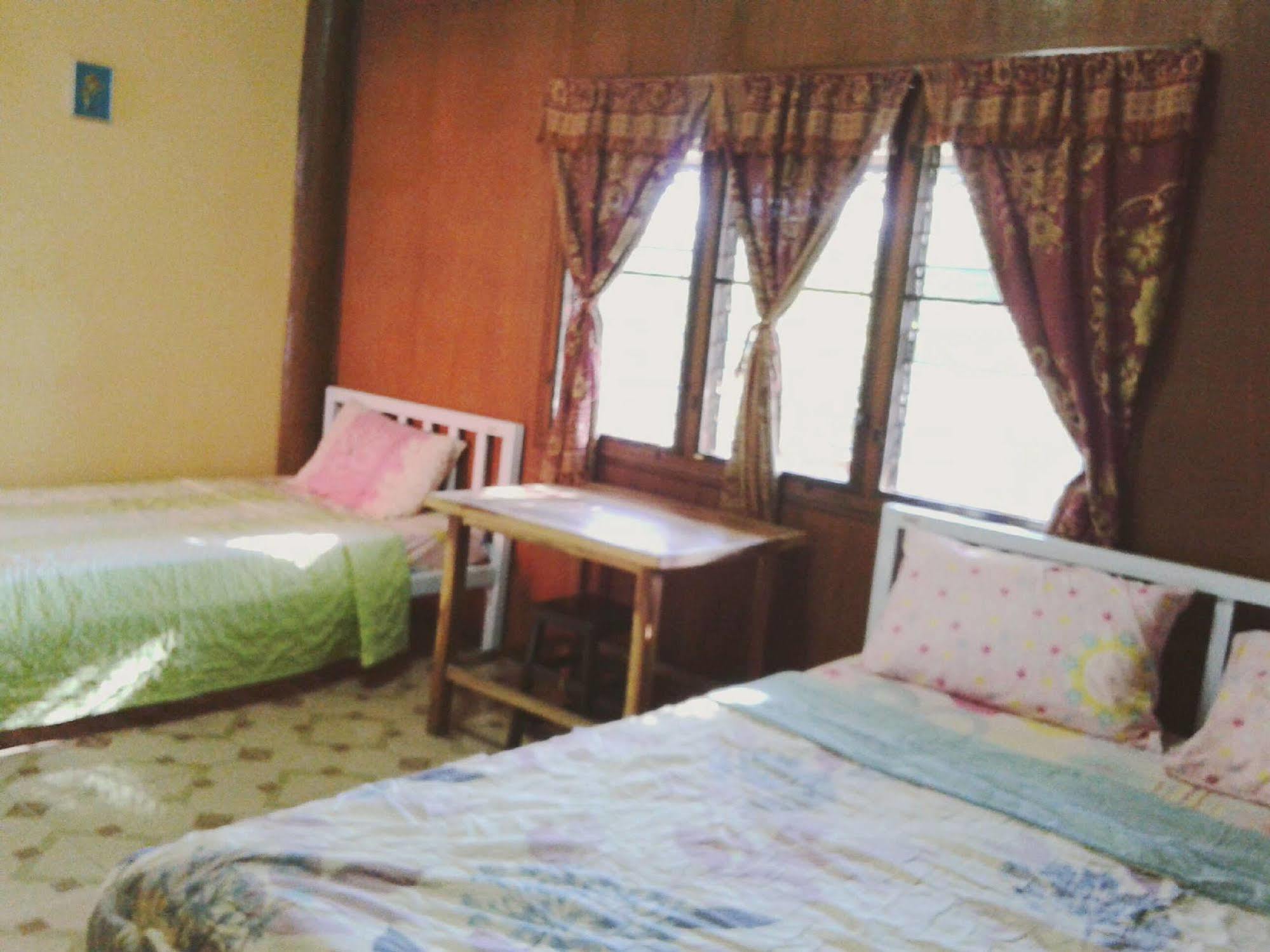 بيت شباب Happy House Backpackers باي المظهر الخارجي الصورة