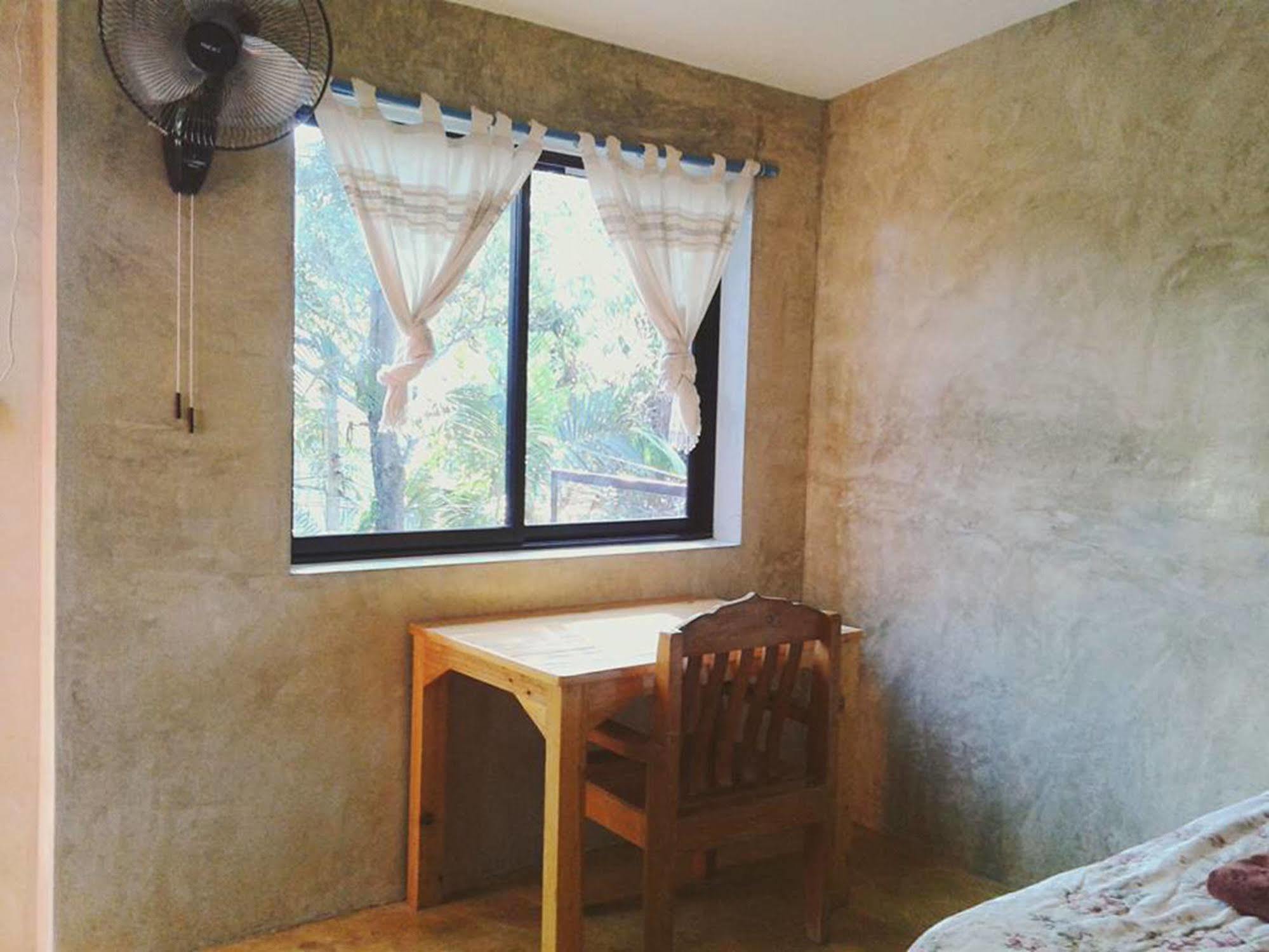 بيت شباب Happy House Backpackers باي المظهر الخارجي الصورة