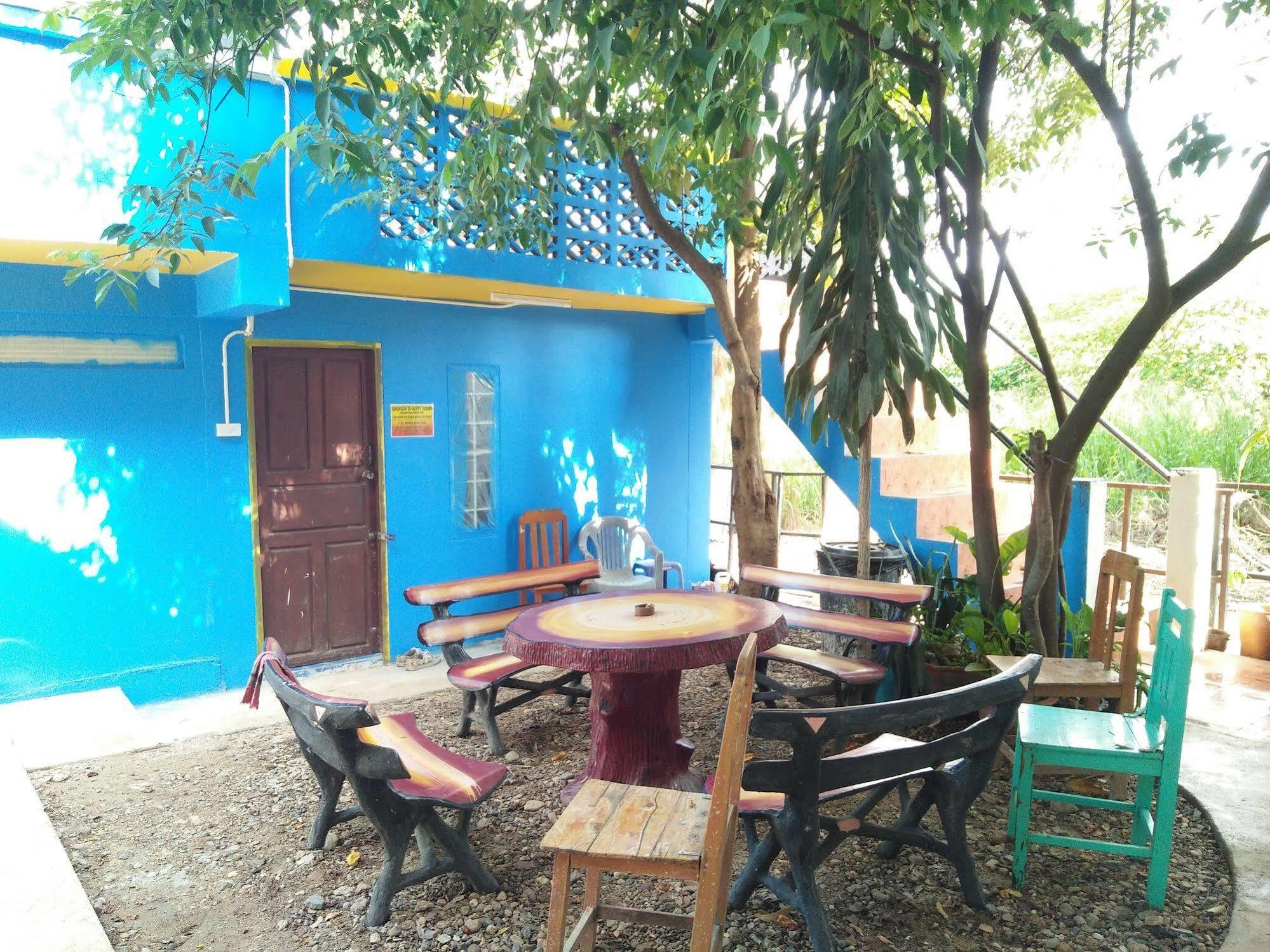 بيت شباب Happy House Backpackers باي المظهر الخارجي الصورة